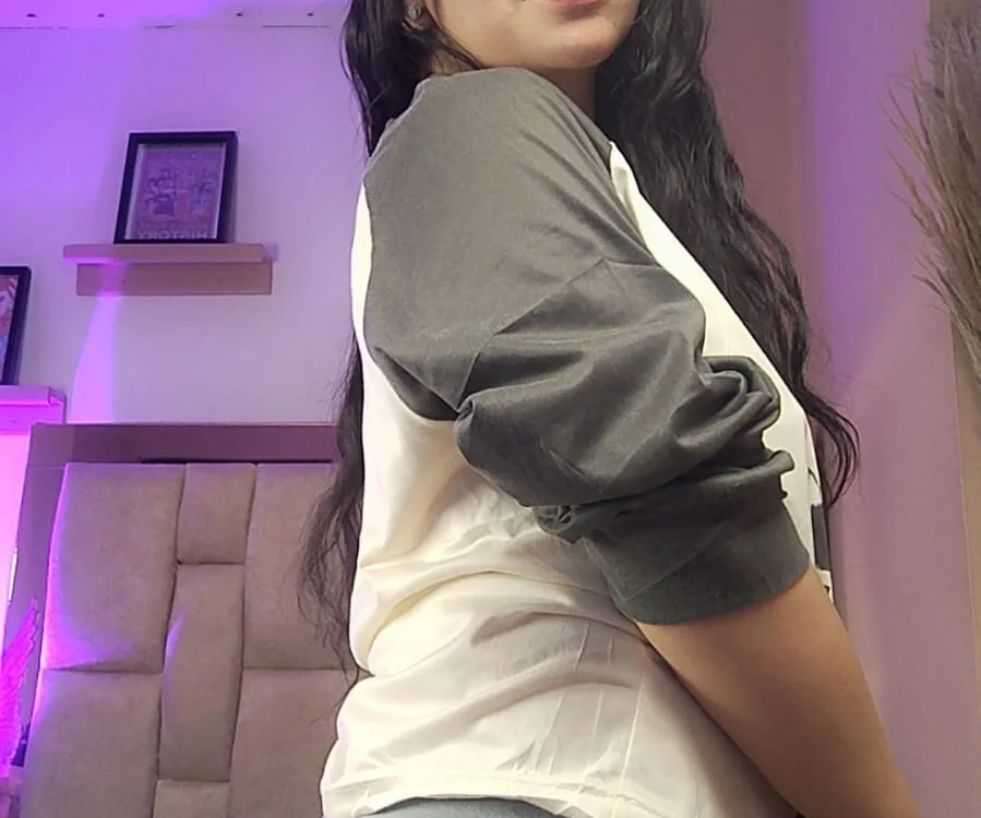 Carla_Morellii's Offline XXX Chat