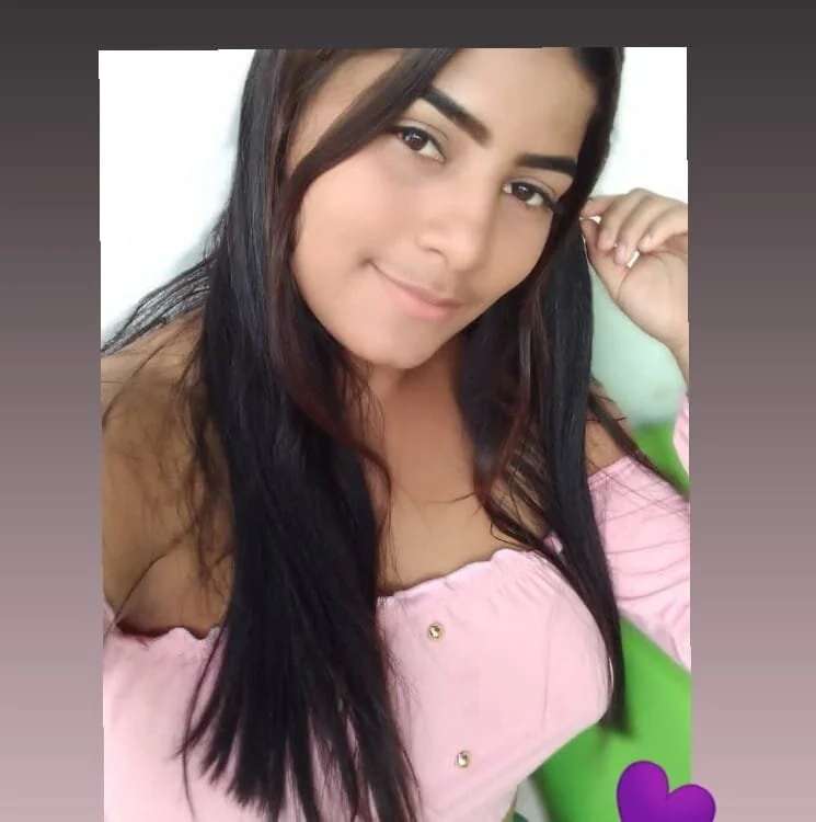 camila_kens' Offline XXX Chat
