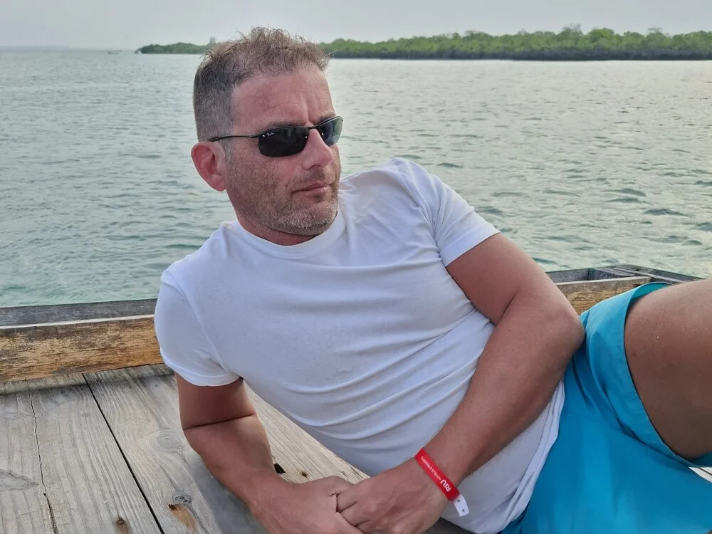 _grj1 Offline XXX-Chat