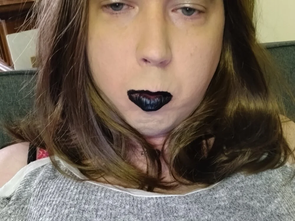 Encasement84's Offline XXX Chat