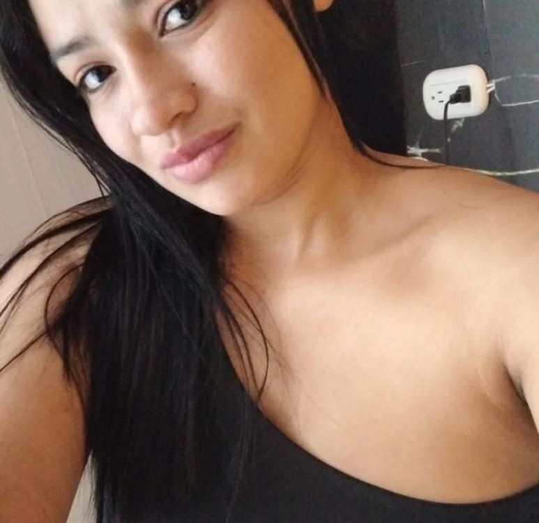 CamilaaSlut's Offline Chat Room