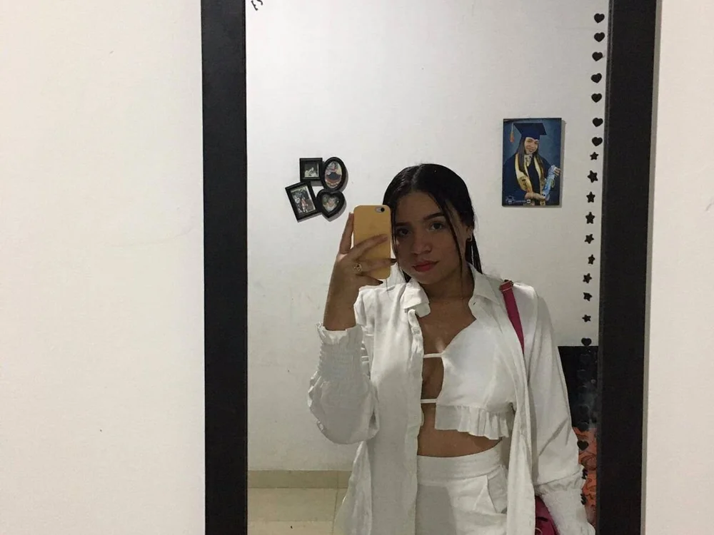 RoxyBlake অফলাইন চ্যাট রুম
