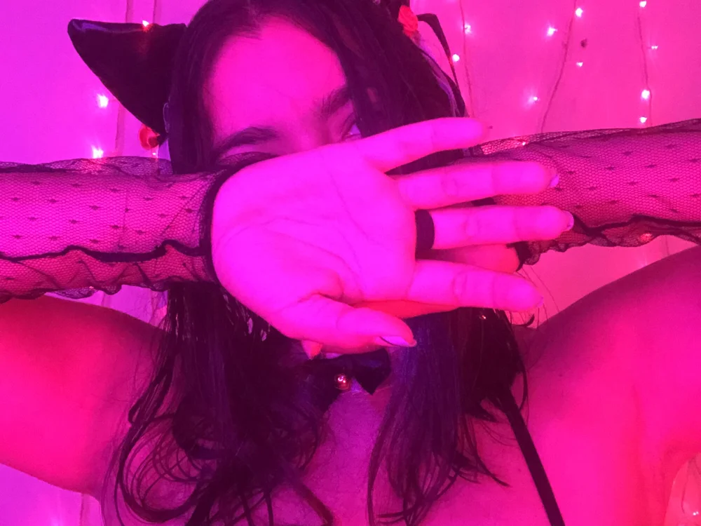 MistyWitchh's Offline Chat Room