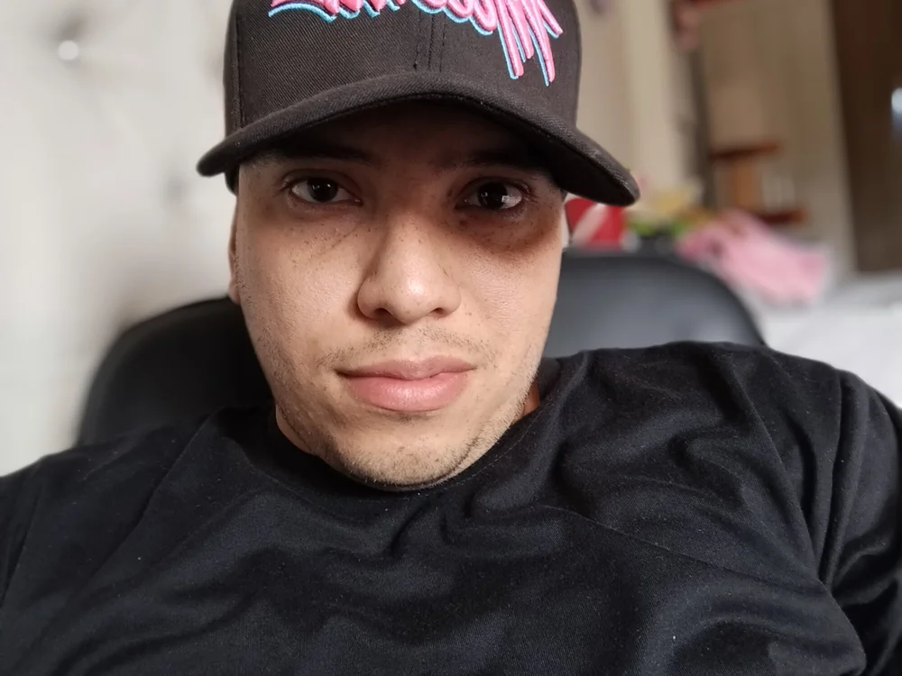 Pecas0818's Offline Chat Room