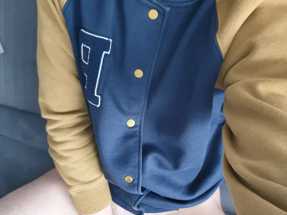 curiouss90 Chat XXX offline