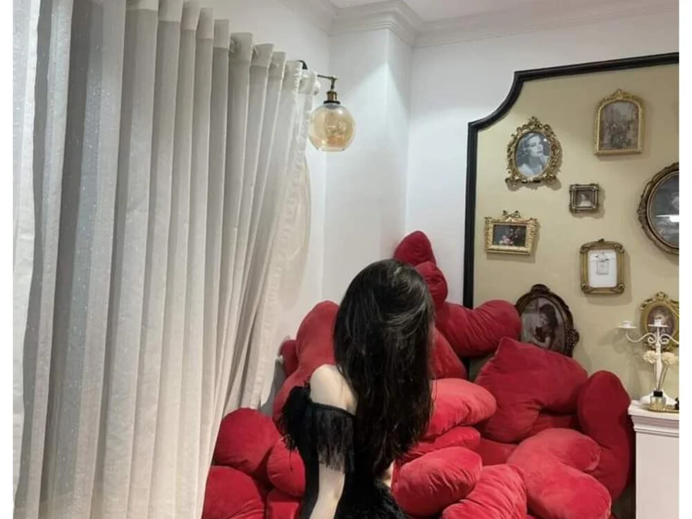 Elisha_22 Adlı Modelin Çevrimdışı XXX Sohbeti