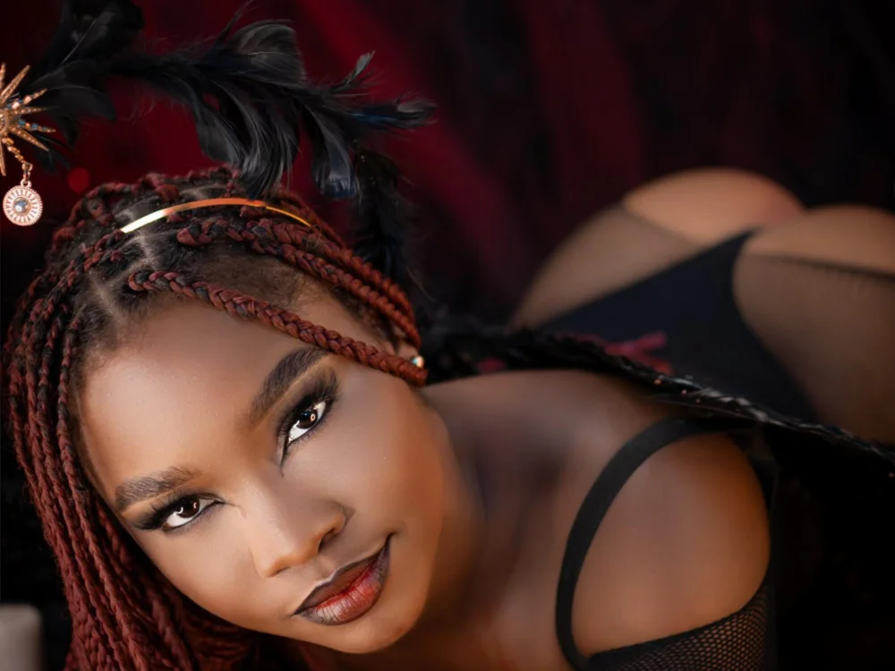 Niia_Roux's Offline XXX Chat