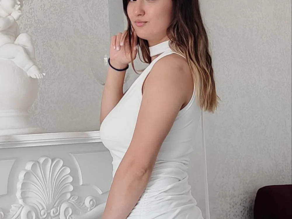 BrennaDroy's Offline XXX Chat