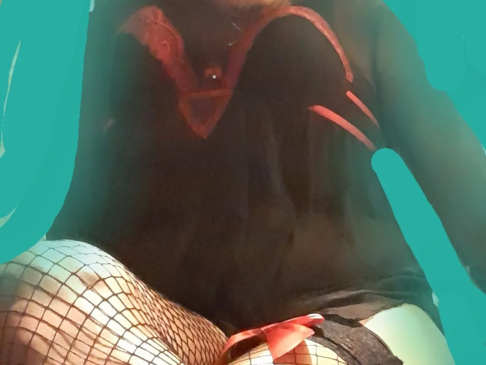 sissyJackieSwallows' Offline Chat Room