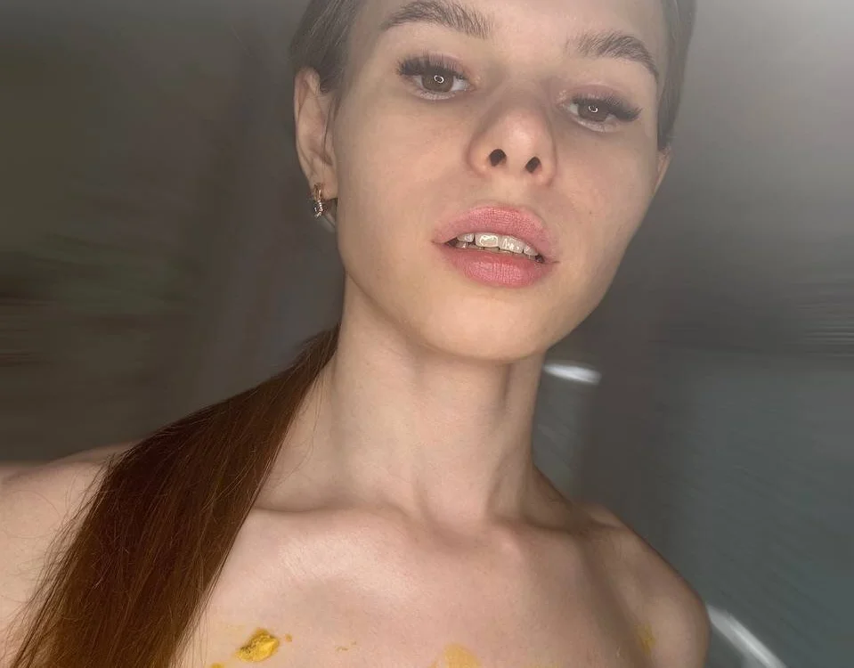 Annabel_theMoon Chat XXX offline