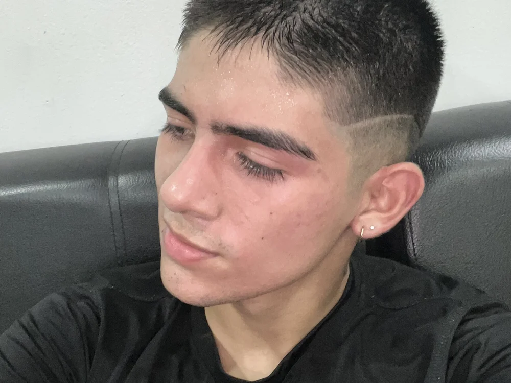 handsomen_692's Offline Chat Room