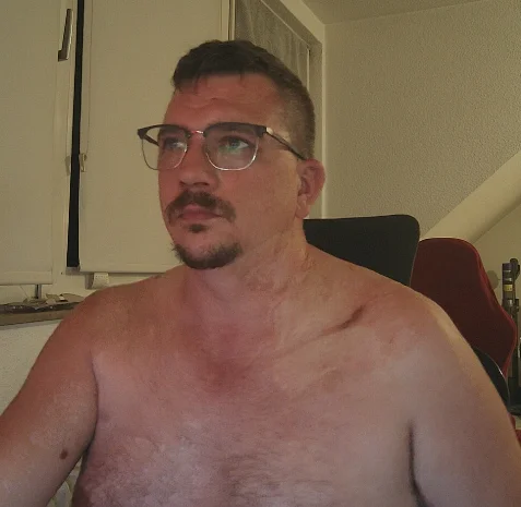 Redtaiger offline XXX-chatje