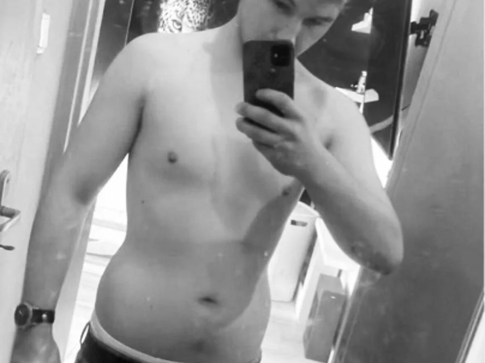 Mlodyxx12321 – Offline XXX chat