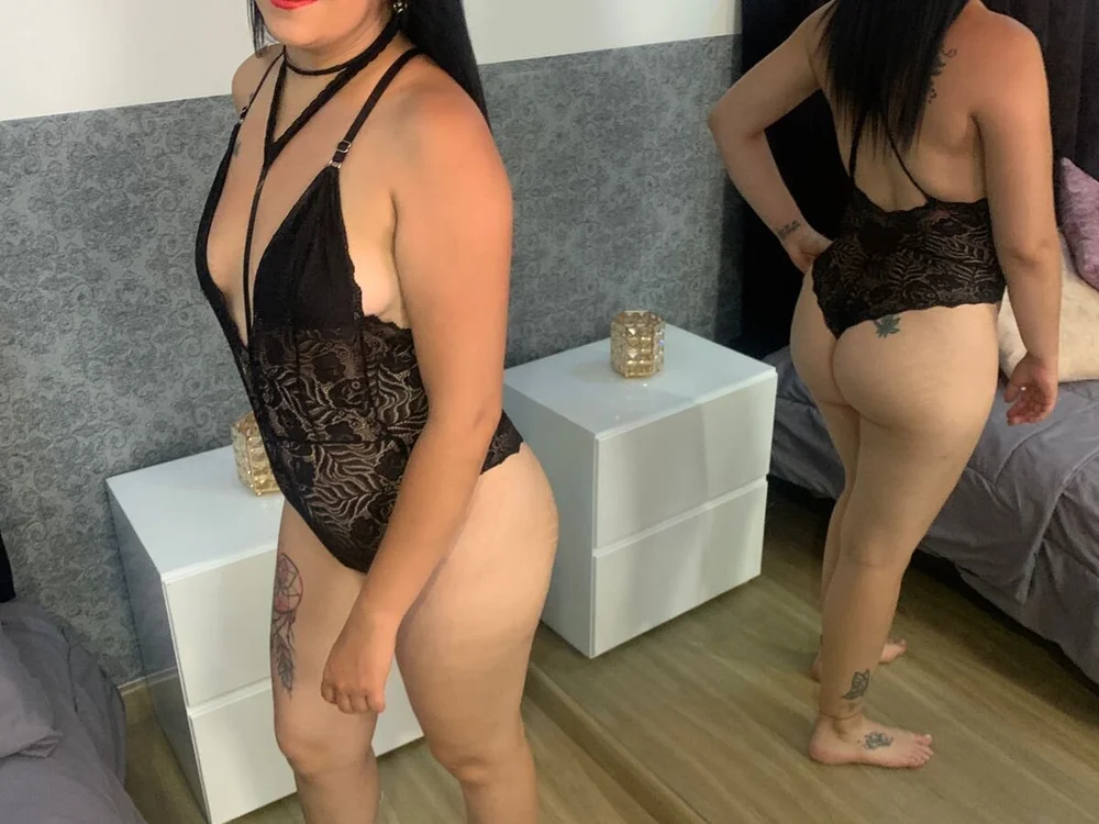 agatha_milf_'s Offline Chat Room