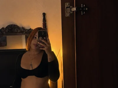 Danna_Glow_ Female Blowjob Free Cam Chat
