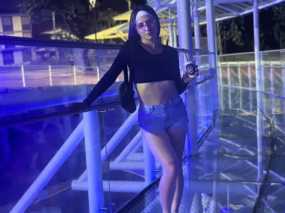 Marilyn_Wildd's Offline XXX Chat