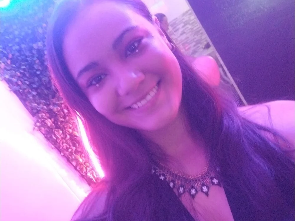 Avigail_beck's Offline Chat Room