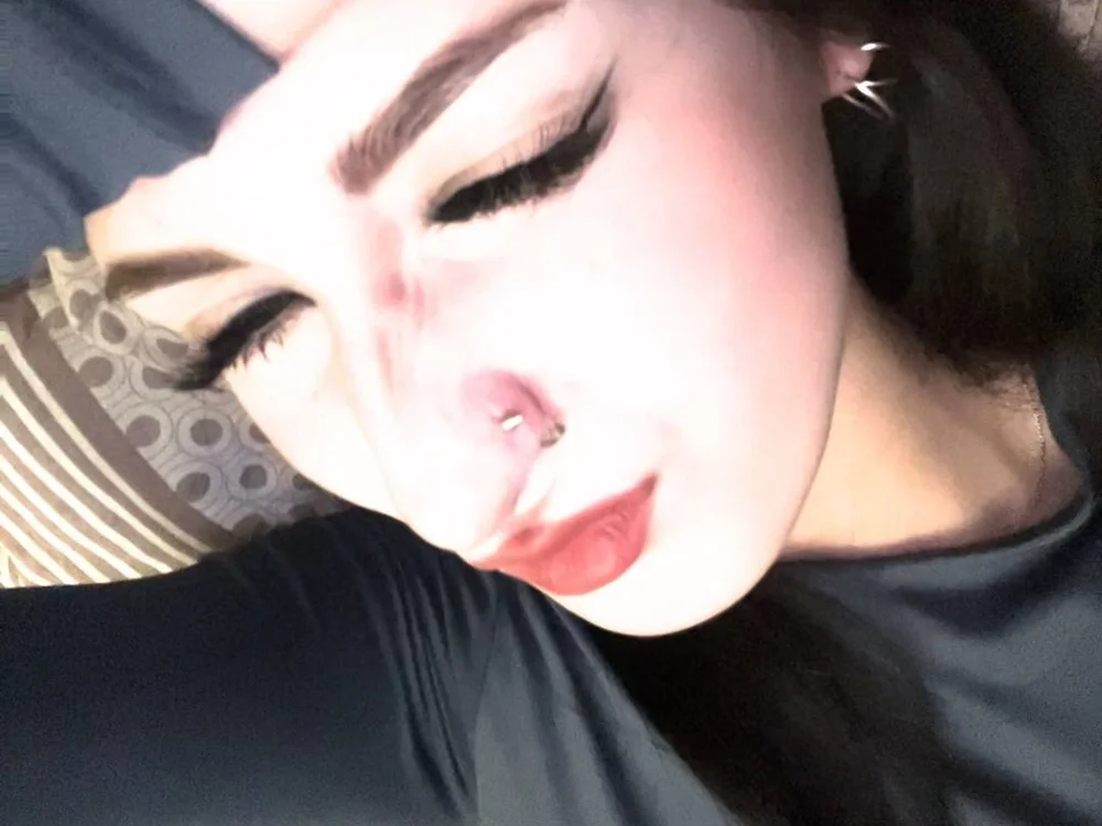 HildegardGallaty offline XXX-chat