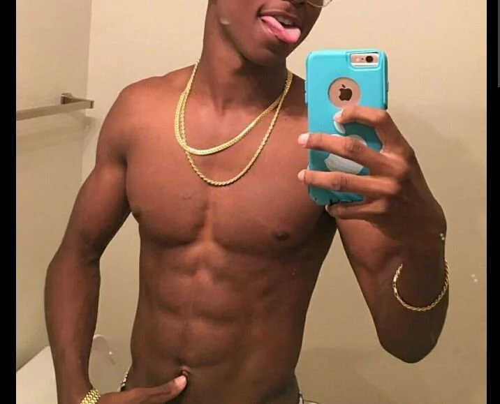 Thirsty_Cocck Chat XXX offline