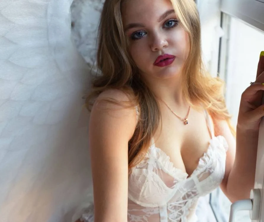 MiraBellla's Offline XXX Chat