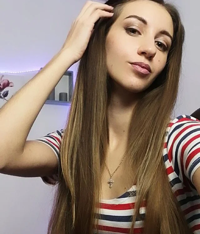 LauraToping offline chatrum