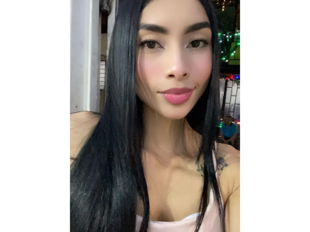 AdilaHathor offline chatrum