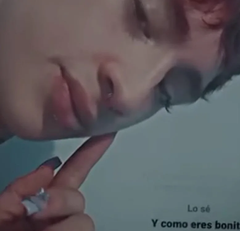 Mila_Leon Offline XXX-Chat