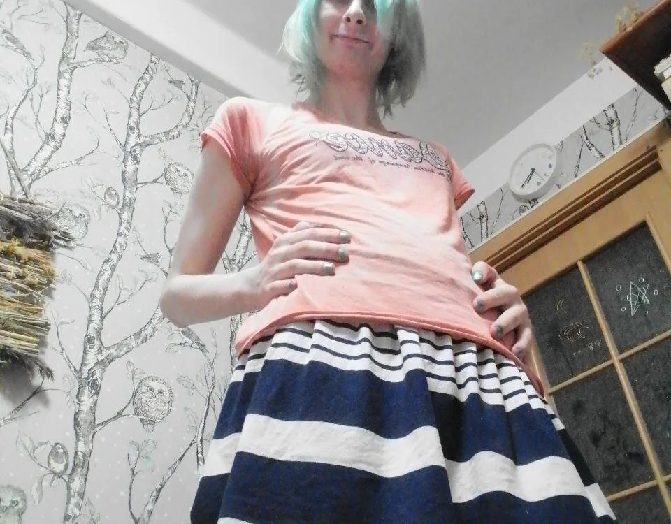 hell_girlll's Offline XXX Chat