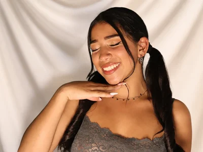 Taliaaa_Paris Female Mobileteens Striptease Webcam