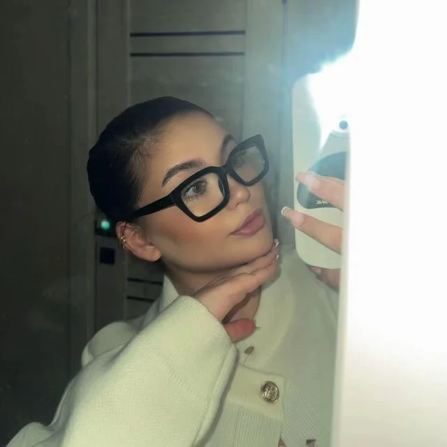 MadalineLarko's Offline XXX Chat