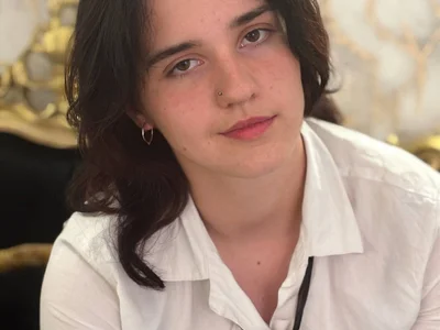 CassandraGold - Girl 