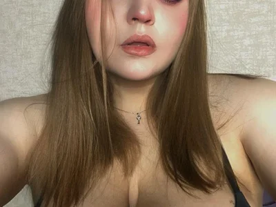 LilyKissYou00 🎣 free cam