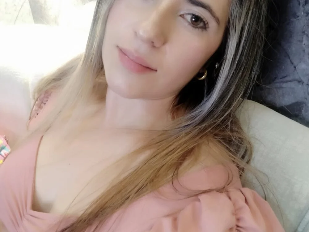 Phoebe_Txn Offline XXX chat