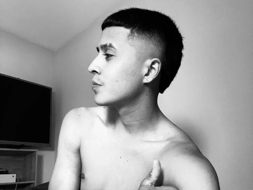 cholomir Offline XXX-Chat