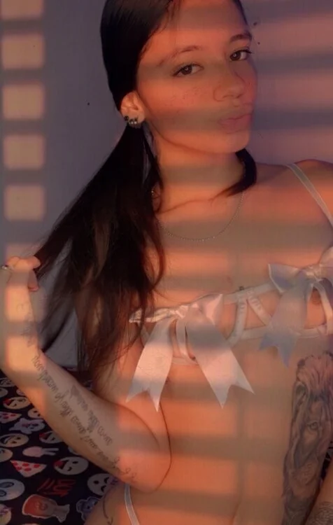 LindseyDarosss' Offline XXX Chat