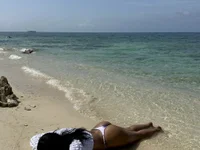 Model karolaalcendra