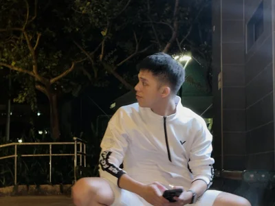 dddddddlii — live male cam