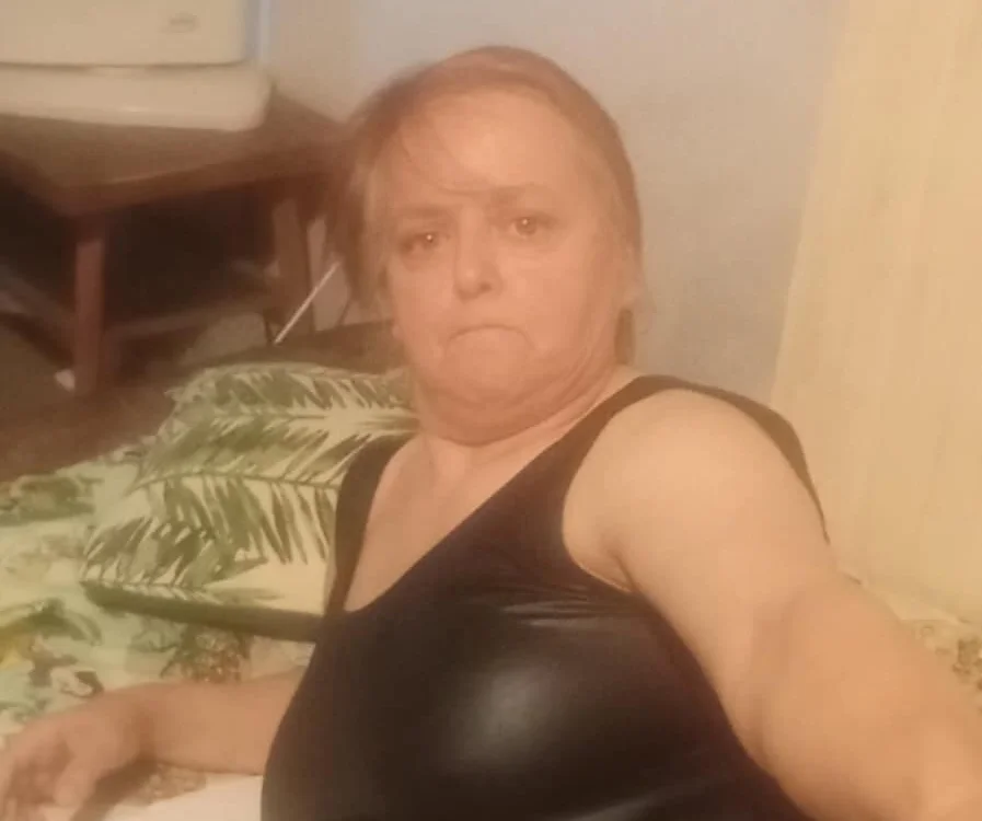 MILF197's Offline Chat Room