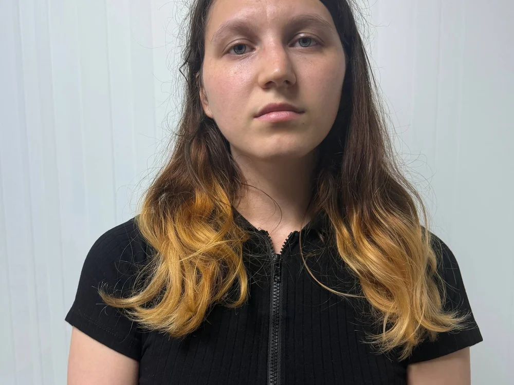MaxineAzcona Chat Room offline