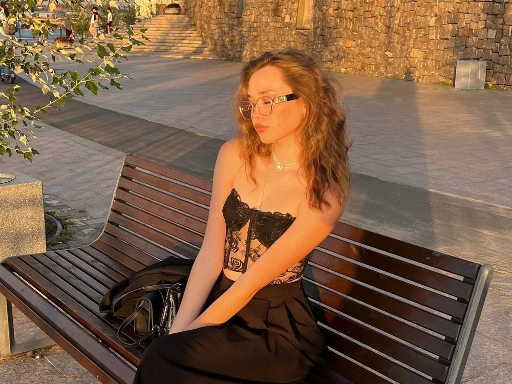 LunaBir's Offline XXX Chat