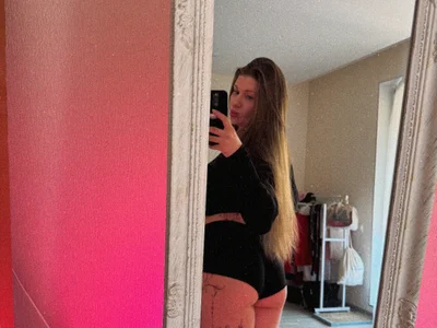 JuicyHelenX - Girl 