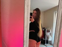 JuicyHelenX's webcam live show