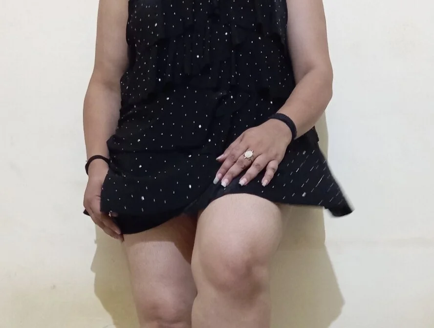 Queen-Naina Chat XXX offline