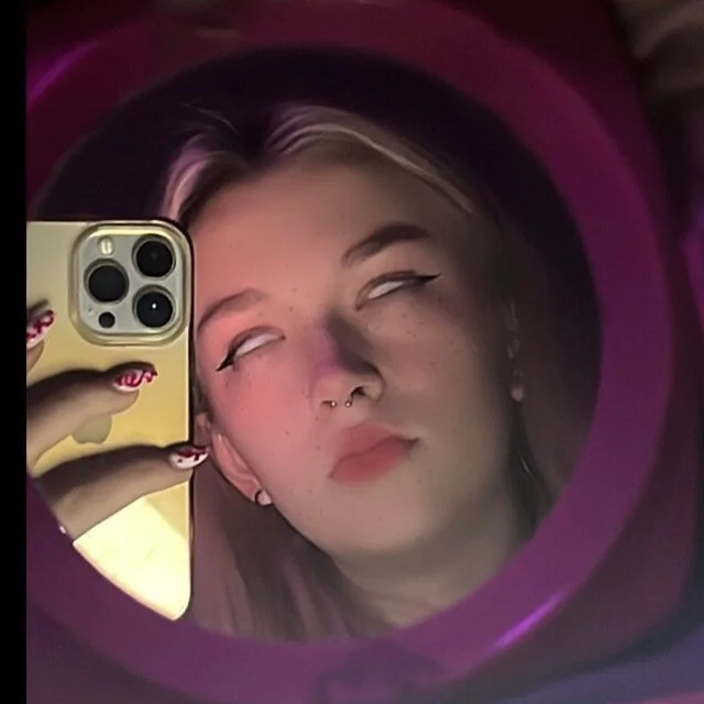 SoniaMurphy's Offline Chat Room