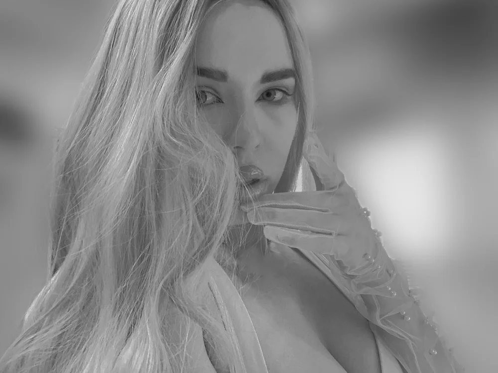 ViolaYoung's Offline Chat Room