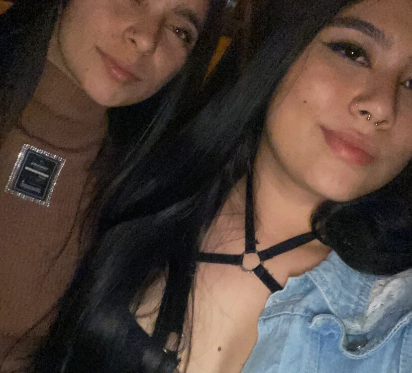 Agatha_and_Lilith's Offline XXX Chat
