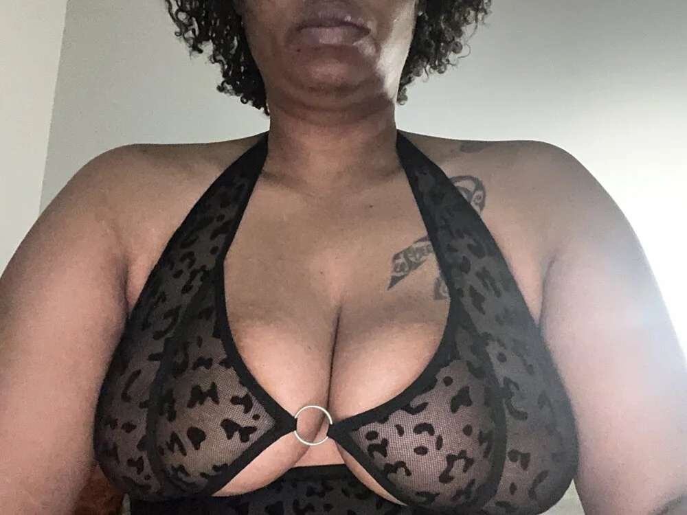 juiceyj724 Offline XXX Chat