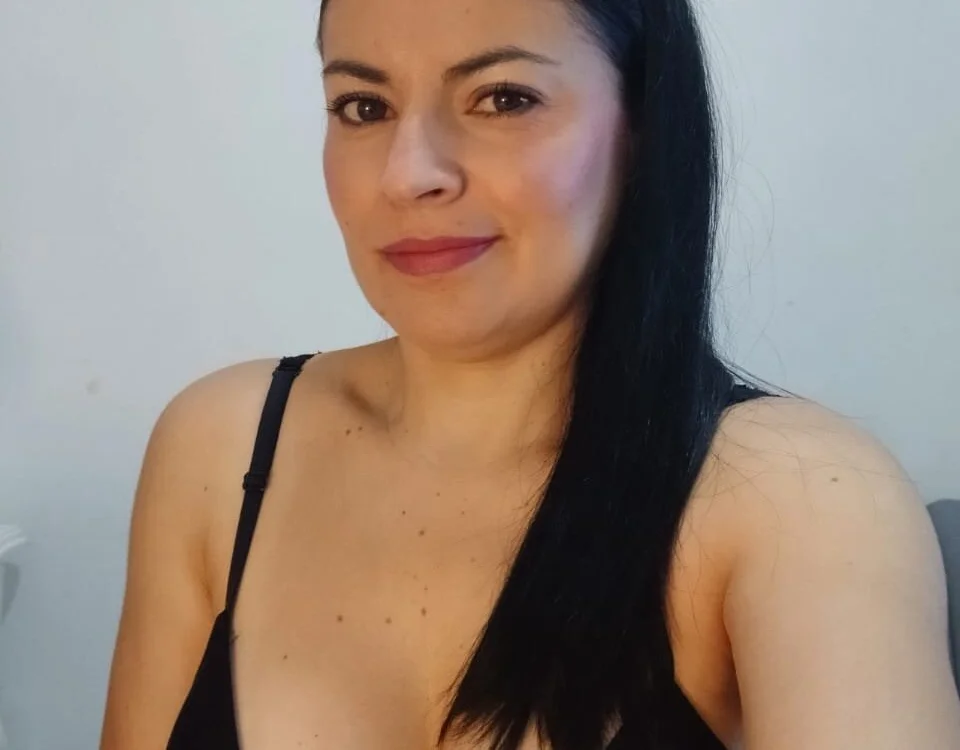 Tati10__'s Offline Chat Room