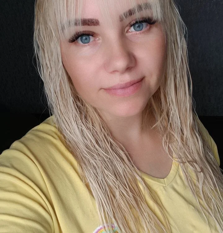 Offline XXX chat modela Rose_Roseee_