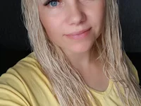 Rose_Roseee_'s Offline Chat Room